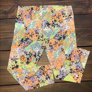 Fabletics Mid-rise Powerhold Capri